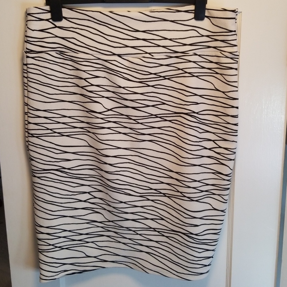 LuLaRoe Cassie Pencil Skirt 3XL Ivory and black
